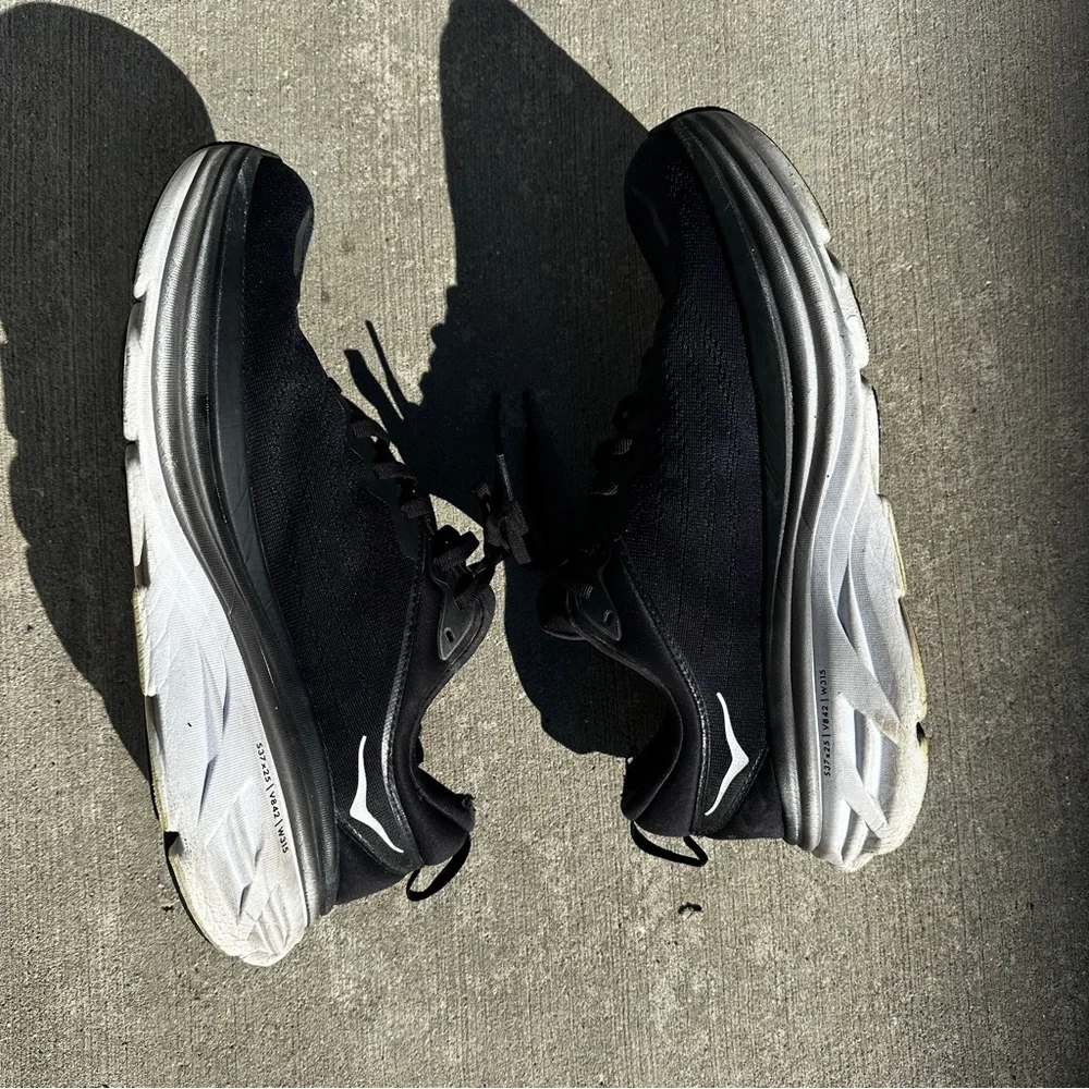 Hoka Bondi 8 Black and White Men's Shoes - Size 11